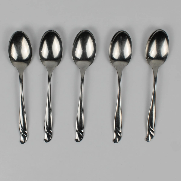 Lot of 5 International Silver Coral Reef Stainless Teaspoons