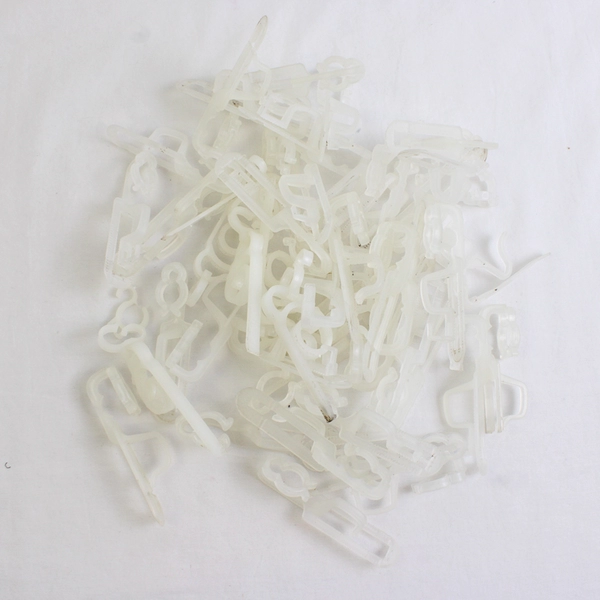 Large Lot of Plastic Holiday String Light Gutter and Shingle Clips