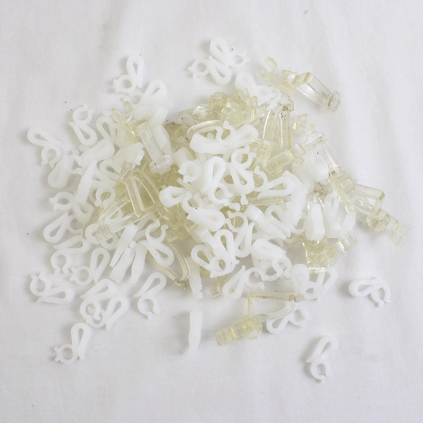 Large Lot of Plastic Holiday String Light Gutter and Shingle Clips