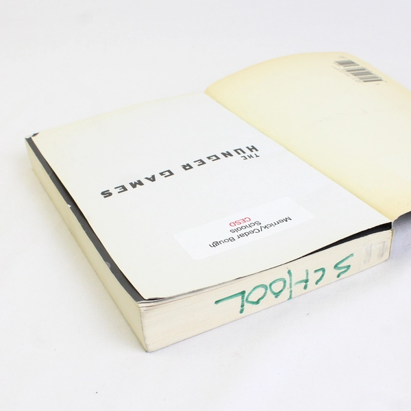 The Hunger Games by Suzanne Collins 2009 Paperback Book 1 in Hunger Games Series