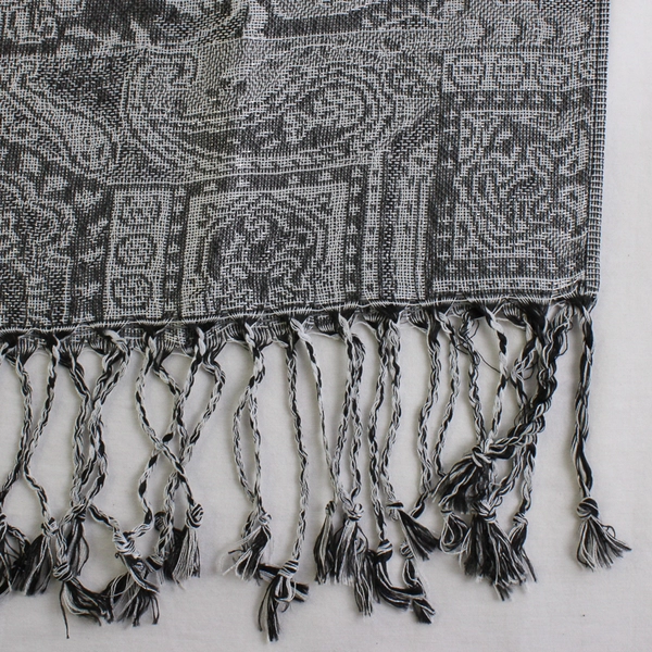 NWT West Loop Silver Gray Two Toned Fringed Jacquard Scarf