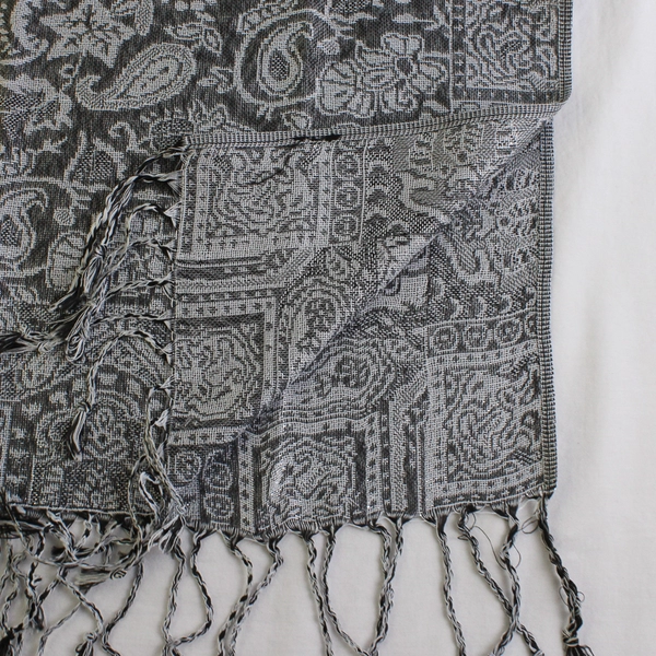 NWT West Loop Silver Gray Two Toned Fringed Jacquard Scarf