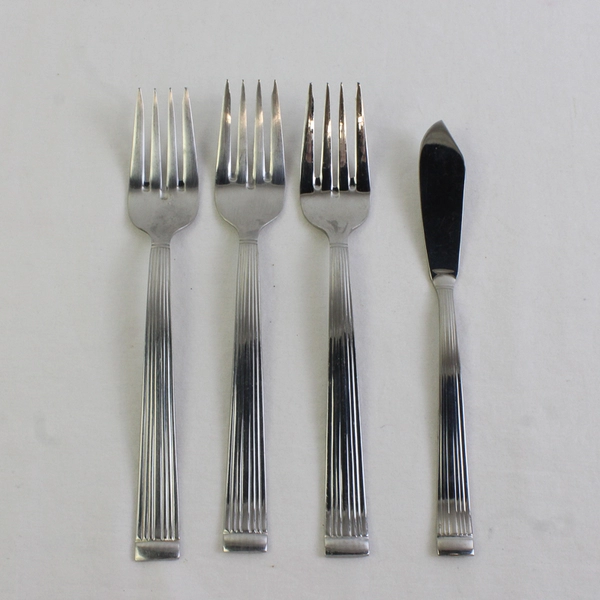 Lot of 4 Wallace Silver Modern Flute Pattern 3 Salad Forks 1 Butter Knife 18/10