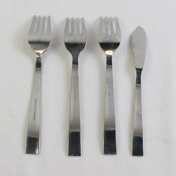 Lot of 4 Wallace Silver Modern Flute Pattern 3 Salad Forks 1 Butter Knife 18/10