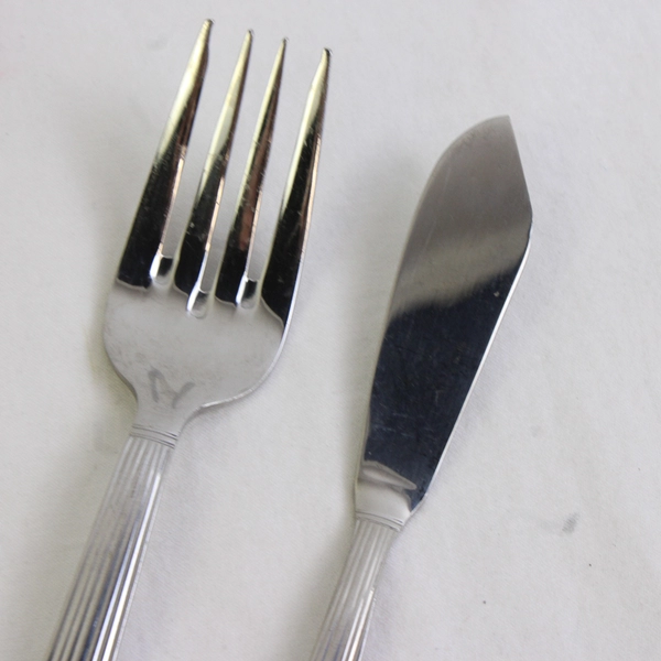 Lot of 4 Wallace Silver Modern Flute Pattern 3 Salad Forks 1 Butter Knife 18/10