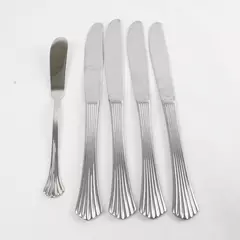 Set of 4 Oneida Saratoga Modern Solid Knives + 1 Flat Handle Master Butter Knife