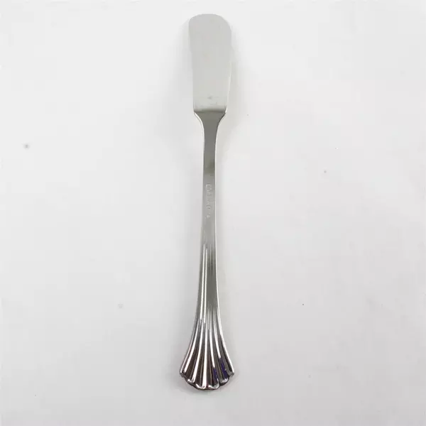 Set of 4 Oneida Saratoga Modern Solid Knives + 1 Flat Handle Master Butter Knife