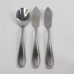 Lot of 3 Oneida Memphis Flatware 2 Master Butter Knives + Sugar Spoon