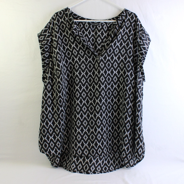 Hilary Radley Black and White Diamond Pattern V-Neck Blouse Women's 3X