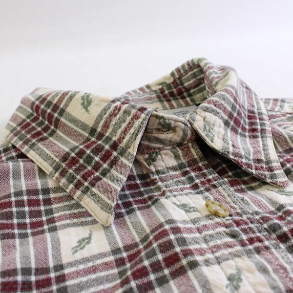 Bobbie Brooks Off-White Red Green Plaid Leaf Design Button-Up Women's Small