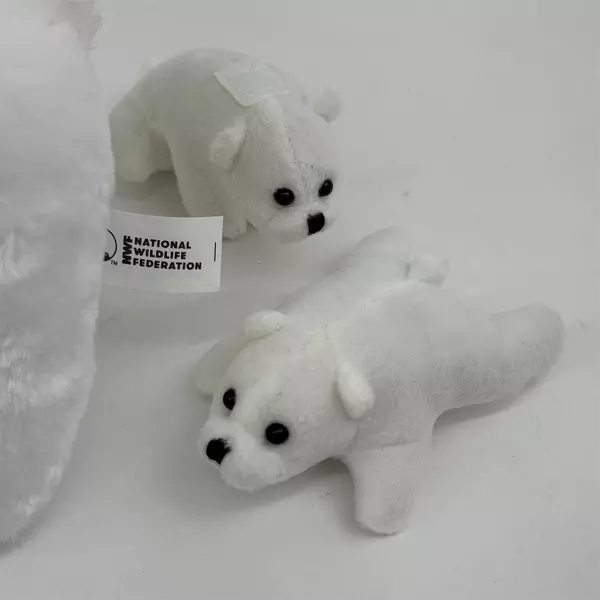 2025 National Wildlife Federation Polar Bear Mama 2 Cubs Plush 7” 