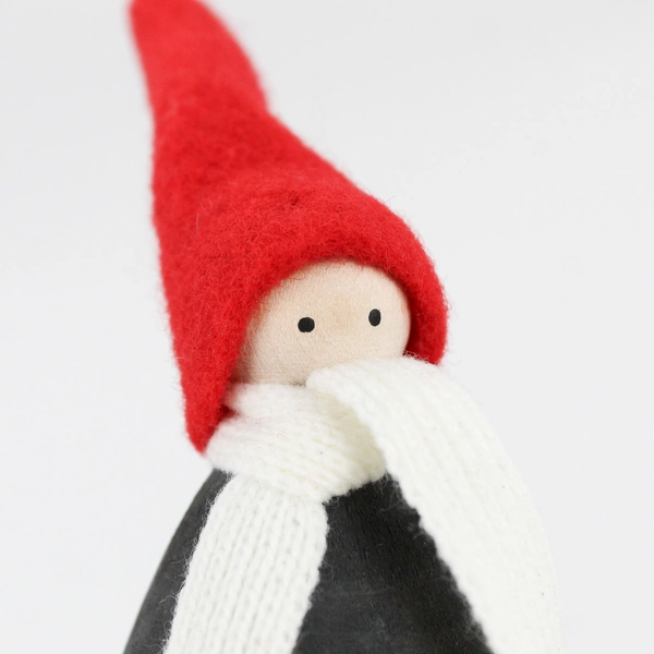 Larssons Tra Wooden Holiday Christmas Tomte Gnome Figure 4"