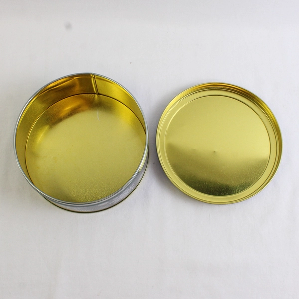 Lindy Bowman Co. Round Snowflake Cookie Tin 6"