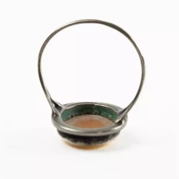 Vintage Beige And White Women's Oval Cameo Ring Size 4 3/4 