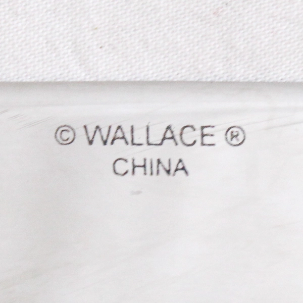 A Wallace Silver Regal Pearl Gold Accent Front/Back Dinner Knife 8.75" Good