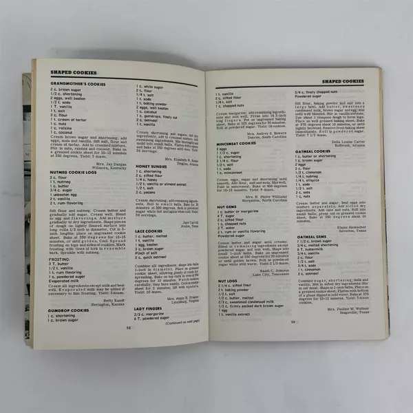 Cookie Cookbook with Over 500 Recipes VINTAGE 1965 Paperback 124 Pages