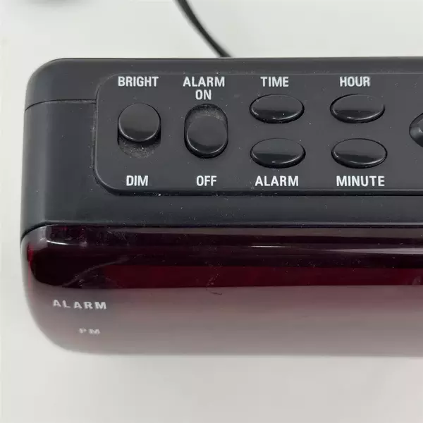 VTG Advance Digital Alarm Clock Snooze Dimmer Big Numbers Model 4022 Works