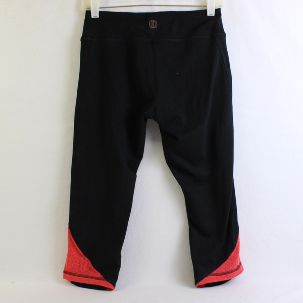 Balance Collection Black and Coral Capri Leggings Women's Size Medium