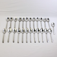 Lot of 25 Oneida Oceanic Stainless Steel Place Spoons Glossy Finish