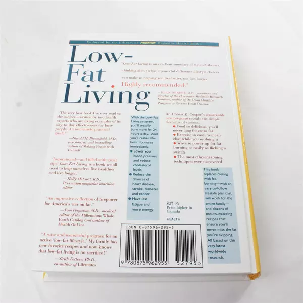 Low-Fat Living by Leslie L. Cooper and Robert K. Cooper 1996 Hardcover