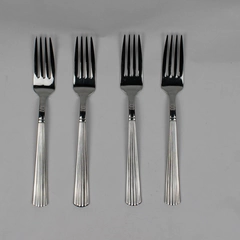 Lot of 4 Wallace Silver Parker Pattern 18/10 Stainless Dinner Forks 8.25" Good