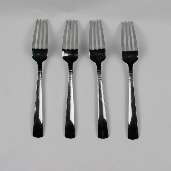 Lot of 4 Wallace Silver Parker Pattern 18/10 Stainless Dinner Forks 8.25" Good