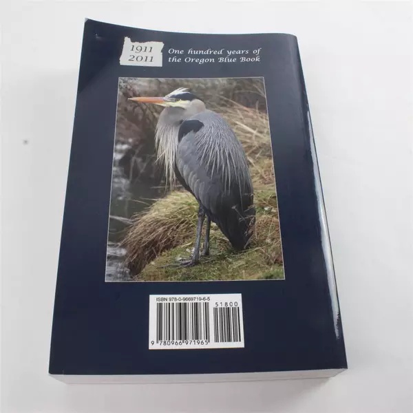 Oregon Blue Book Almanac & Fact Book 2011-2012 Paperback