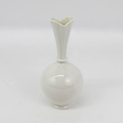 VTG Lenox Cream Colored Art Deco Bulb Porcelain Bud Vase 8” 