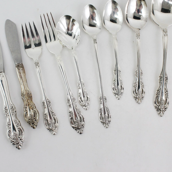 40 Piece Oneida Community BRAHMS Stainless Flatware Silverware Pierced