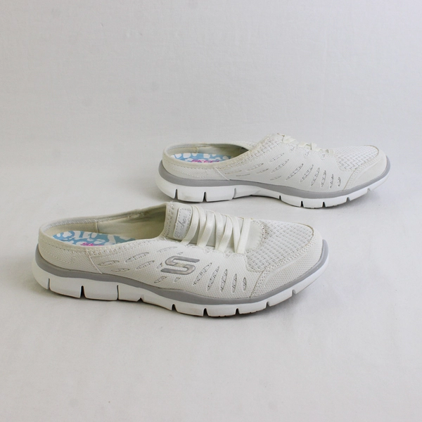 Skechers White Air Cooled Memory Foam Slip-On Sneakers Women's Size 7.5 FLAW