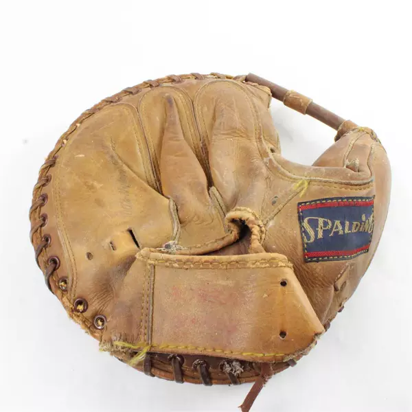 1960s Yogi Berra Spalding All-Star Catchers Mitt Model 42-739 Vintage