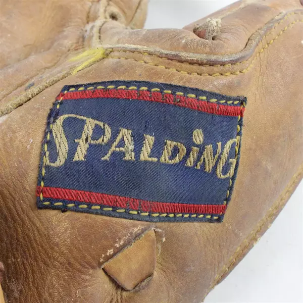 1960s Yogi Berra Spalding All-Star Catchers Mitt Model 42-739 Vintage
