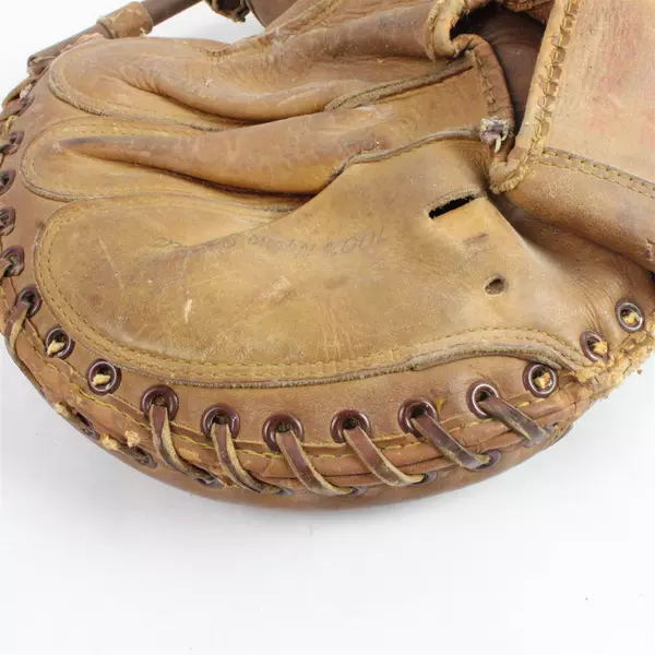 1960s Yogi Berra Spalding All-Star Catchers Mitt Model 42-739 Vintage