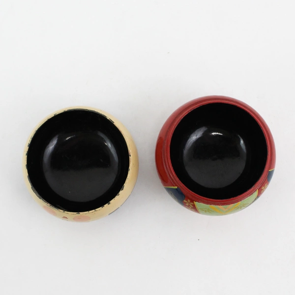 Vintage 2 Part Hand Painted Lacquer Ware Kokeshi Doll Box with Lid, 3" Tall