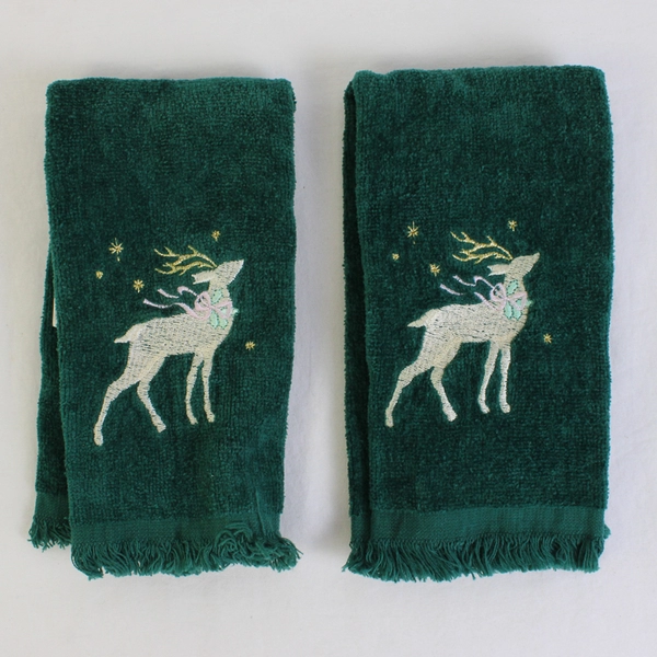 Lot Of 2 Saturday Knight Matching Green Embroidered Deer W/ Snow Hand Towels