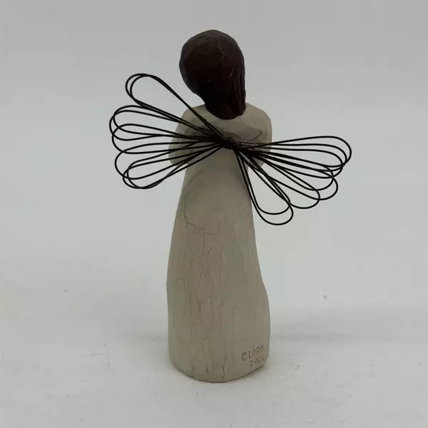 2002 Willow Tree Demdaco Loving Angel Figurine by Sue Lordi