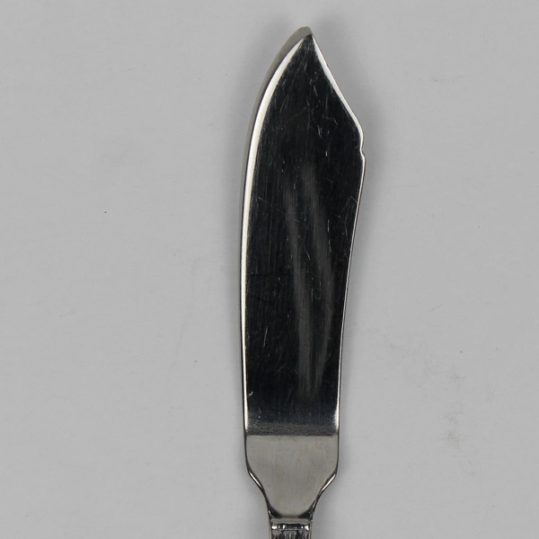 A Wallace Silver Riviera Pattern Butter Knife 6.75 Inches 18/10 Stainless Good