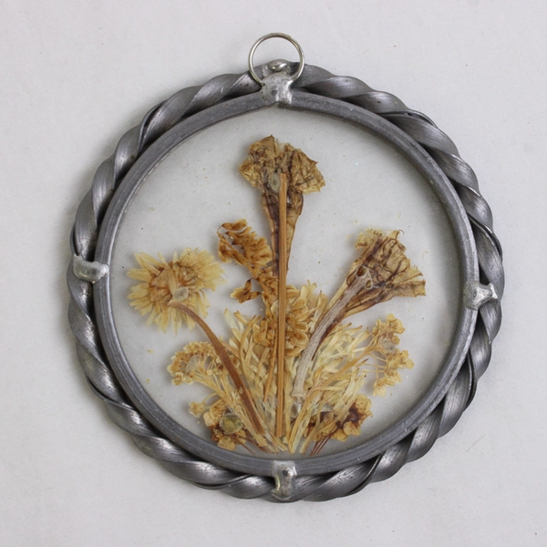 VTG Twisted Pewter Metal Glass Dried Flowers Round Shaped Suncatcher Ornament