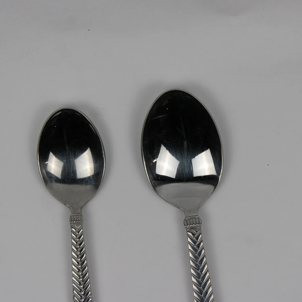 Lot of 2 Wallace Silver Reins Rounded Handle Teaspoon & Oval Soup Spoon Rare