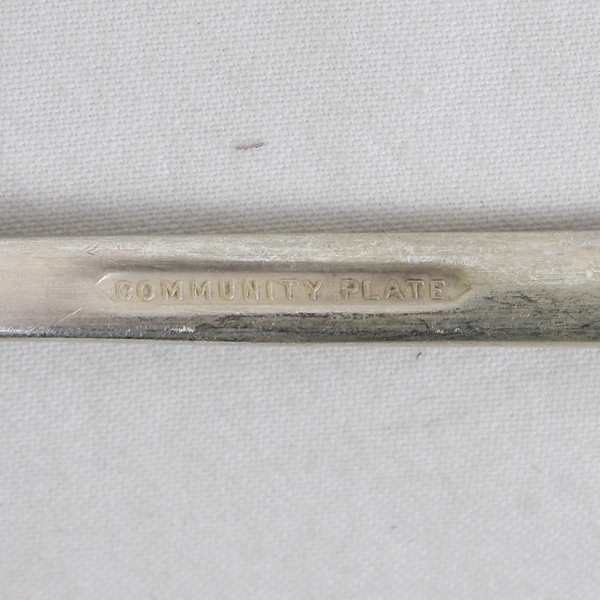 Lot of 7 Oneida Community Lady Hamilton Butter Knives 6.5" Long