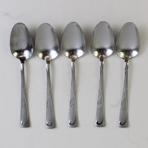 Lot of 5 Towle Blossom Stainless 18/10 Oval Soup Spoons (Teaspoons) Frosted