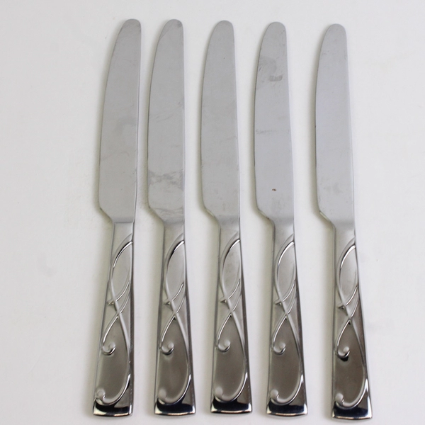 Lot of 5 Towle Blossom 18/10 Stainless Glossy Dinner Knives
