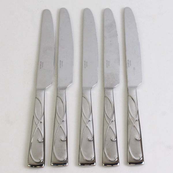 Lot of 5 Towle Blossom 18/10 Stainless Glossy Dinner Knives