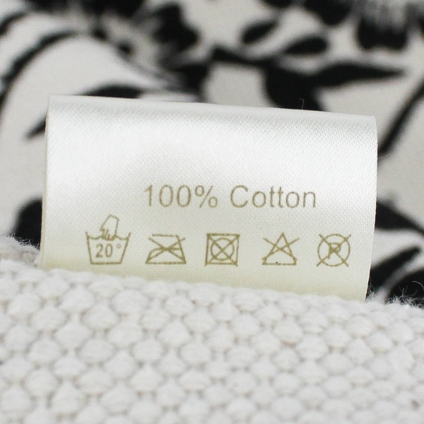 Steninge Slott Black & White Floral Pattern Table Runner 31" x 57"