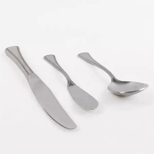 Lot of 5 Oneida Needlepoint Stainless 3 Knives Sugar Spoon & Butter Knife