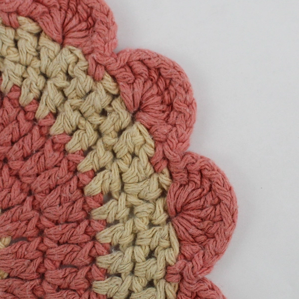 Vintage Handmade Pink & Ecru Crocheted Doily Scalloped Edge 7.5"