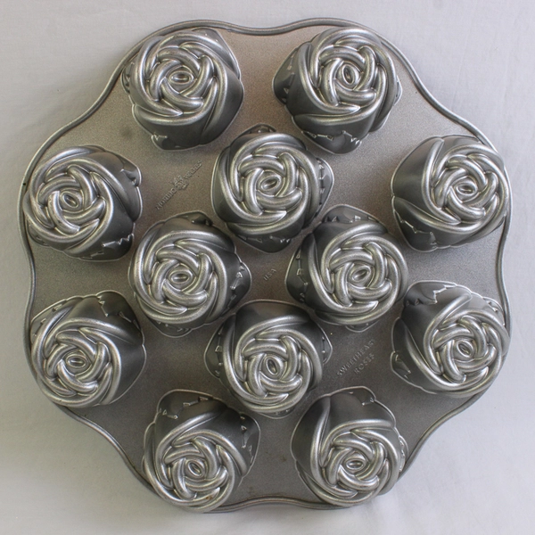 Nordic Ware Sweetheart Rose Muffin Cake Pan 12 Roses Non-Stick Made in USA
