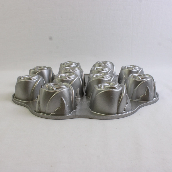 Nordic Ware Sweetheart Rose Muffin Cake Pan 12 Roses Non-Stick Made in USA