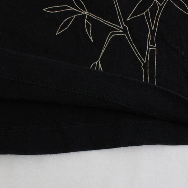 Indigenous Designs Women's XS Black Sleeveless Shirt with Bamboo Graphics