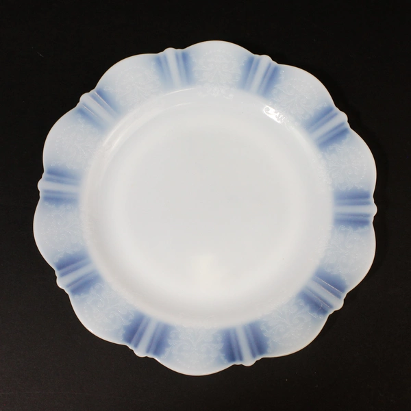 1930s MacBeth Evans American Sweetheart Monax White Glass Luncheon Plate 9” 